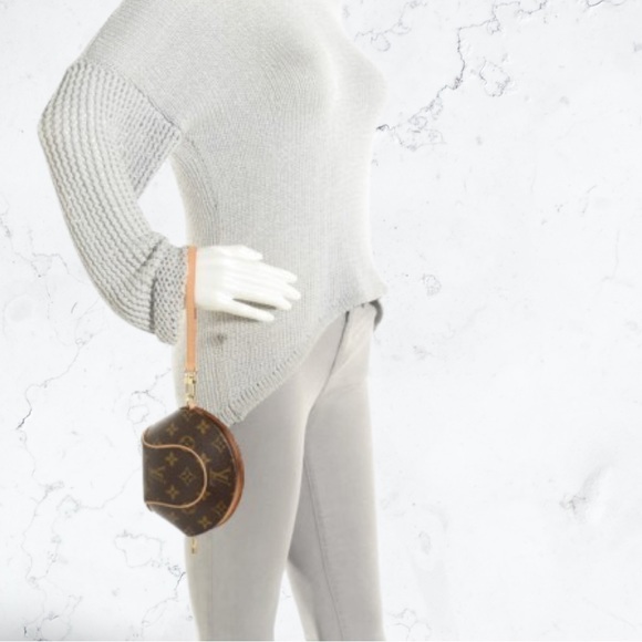 Louis Vuitton Monogram Mini Ellipse Wristlet Clutch - Picture 2 of 14